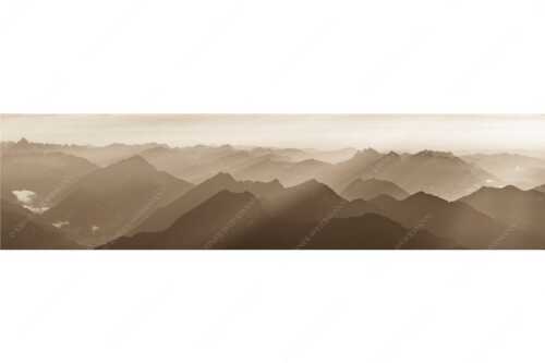 Blick von der Zugspitze über Thannheimer Berge in den Sonnenuntergang - Shining - Seitenverhältnis 4:1 - Silhouetten Abendstimmung auf der Zugspitze - weitere Infos unter https://www.kriner-weiermann.de