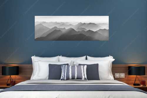 Blick von der Zugspitze über Thannheimer Berge in den Sonnenuntergang - Shining - Wandbild - Größe ca. 180x60cm, Seitenverhältnis 3:1 - Silhouetten Abendstimmung auf der Zugspitze - weitere Infos unter https://www.kriner-weiermann.de