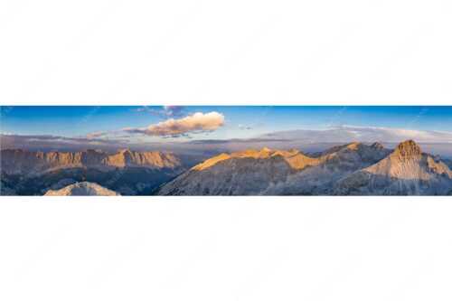 Erstes Licht an der Birkkarspitze im Karwendelgebirge - Sich beeindrucken lassen - Seitenverhältnis 5:1 - Birkkarspitze im Karwendel - weitere Infos unter https://www.kriner-weiermann.de