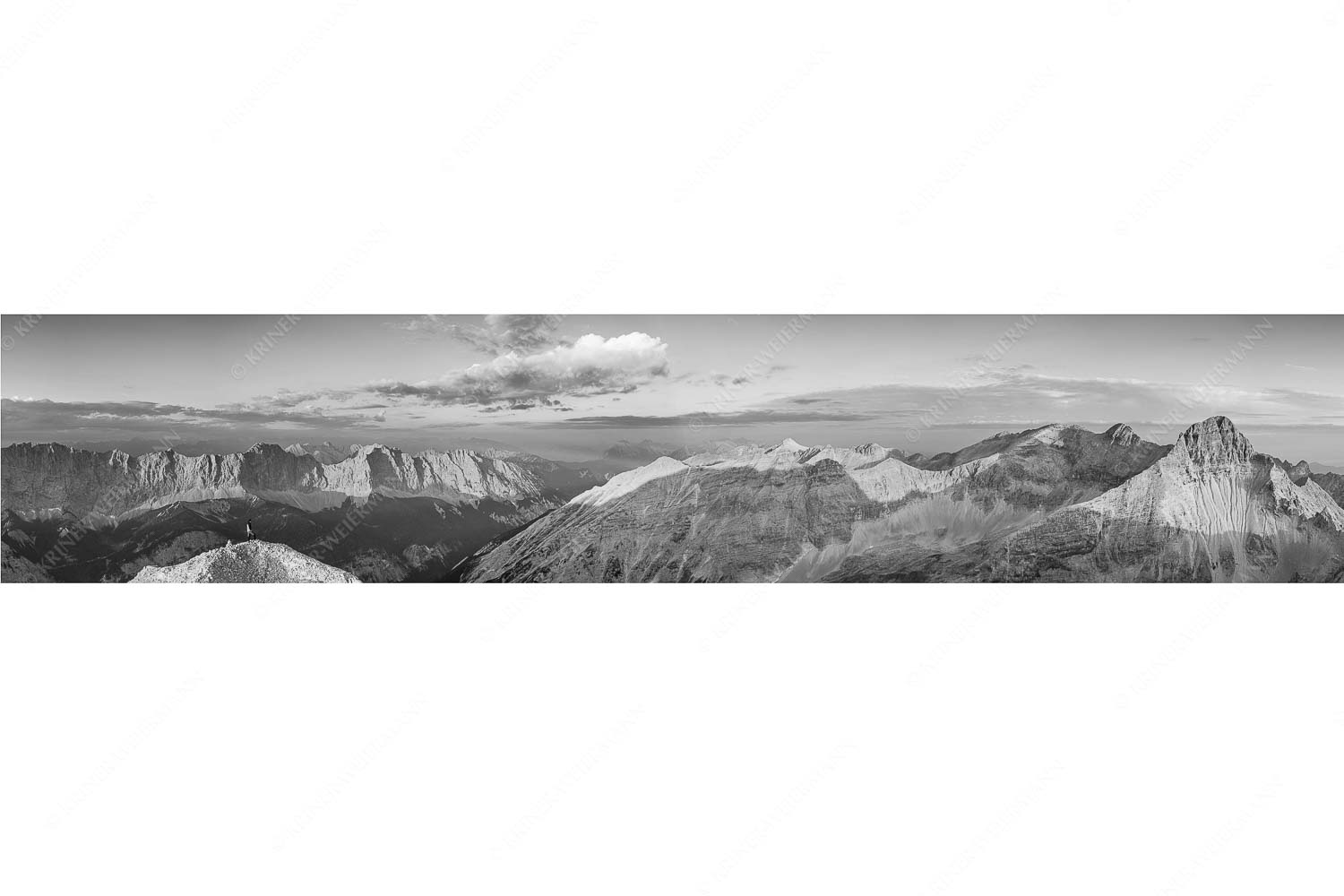 Erstes Licht an der Birkkarspitze im Karwendelgebirge - Sich beeindrucken lassen - Seitenverhältnis 5:1 - Birkkarspitze im Karwendel - weitere Infos unter https://www.kriner-weiermann.de