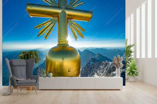 Zugspitzgipfelkreuz mit Jubiläumsgrat und Blick nach Garmisch-Partenkirchen - sKreiz - Größe ca. 300x200cm, Seitenverhältnis 3:2 - Gipfelkreuz der Zugspitze - weitere Infos unter https://www.kriner-weiermann.de