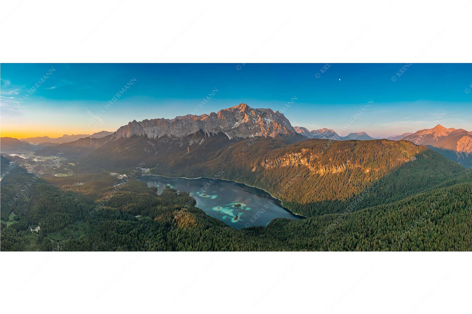 Smaragd – Seitenverhältnis 2,5:1 — Eibsee mit Zugspitze und Grainau Blick über Eibsee zur Zugspitze