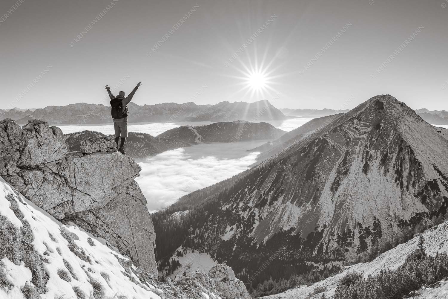 Blick auf den Bischof und Sonnenuntergang an der Zugspitze