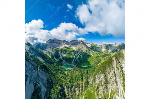 Blick über das Soiernhaus und den Soiernseen zur Soiernspitze - Soiern - Seitenverhältnis 1:1 - Soiernhaus Soiernseen und Soiernspitze - weitere Infos unter https://www.kriner-weiermann.de