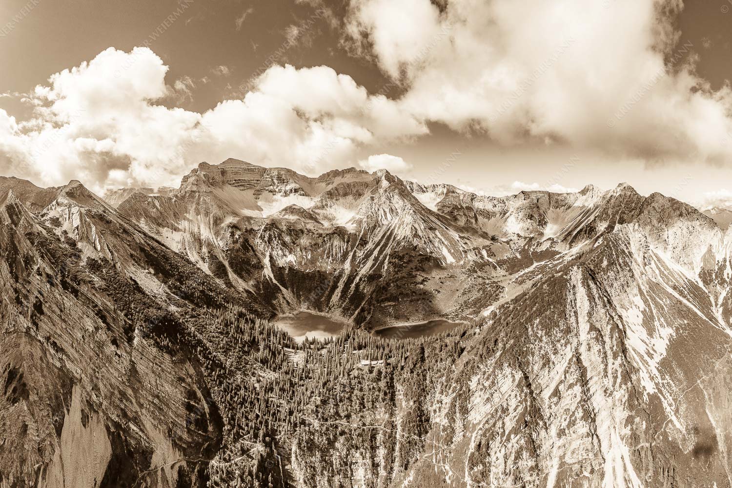 Soiern – Seitenverhältnis 3:2 — Soiernhaus Soiernseen und Soiernspitze Blick über das Soiernhaus und den Soiernseen zur Soiernspitze