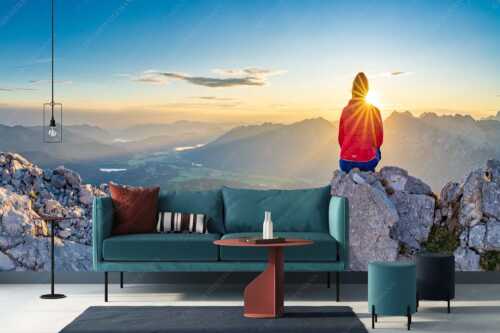 Blick übers Obere Isartal in den Sonnenaufgang - Sonnenanbeterin - Größe ca. 400x200cm, Seitenverhältnis 2:1 - Bergsteigerin auf Wettersteinspitze - weitere Infos unter https://www.kriner-weiermann.de