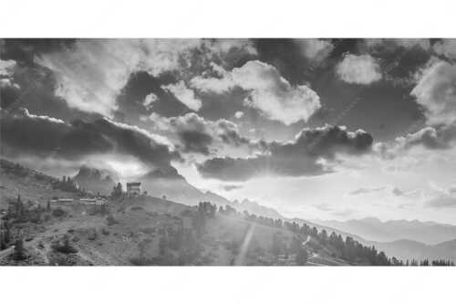 Am Abend scheint die Sonne noch warm und in herrlichem Licht an das Schachenschloss - Sonnenkönig - Seitenverhältnis 2:1 - Sonnenuntergang am Schachen - weitere Infos unter https://www.kriner-weiermann.de