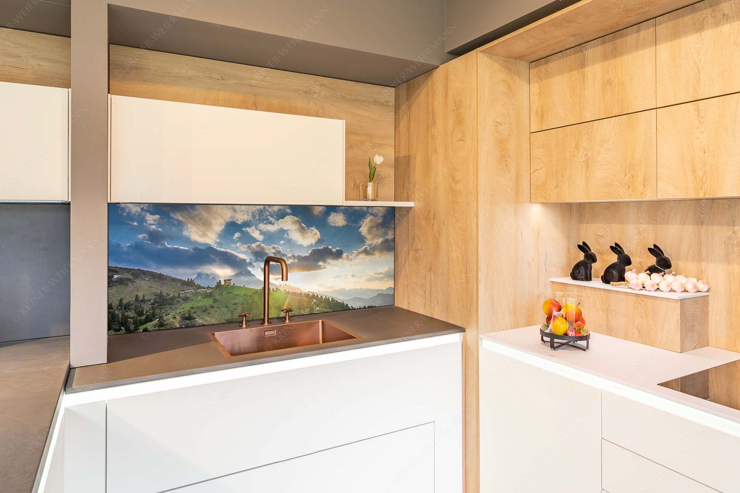 Sonnenkönig – Größe ca. 150x60cm, Seitenverhältnis 2,5:1 — Sonnenuntergang am Schachen Am Abend scheint die Sonne noch warm und in herrlichem Licht an das Schachenschloss - Sonnenkönig - Größe ca. 150x60cm, Seitenverhältnis 2,5:1 - Sonnenuntergang am Schachen - weitere Infos unter https://www.kriner-weiermann.de