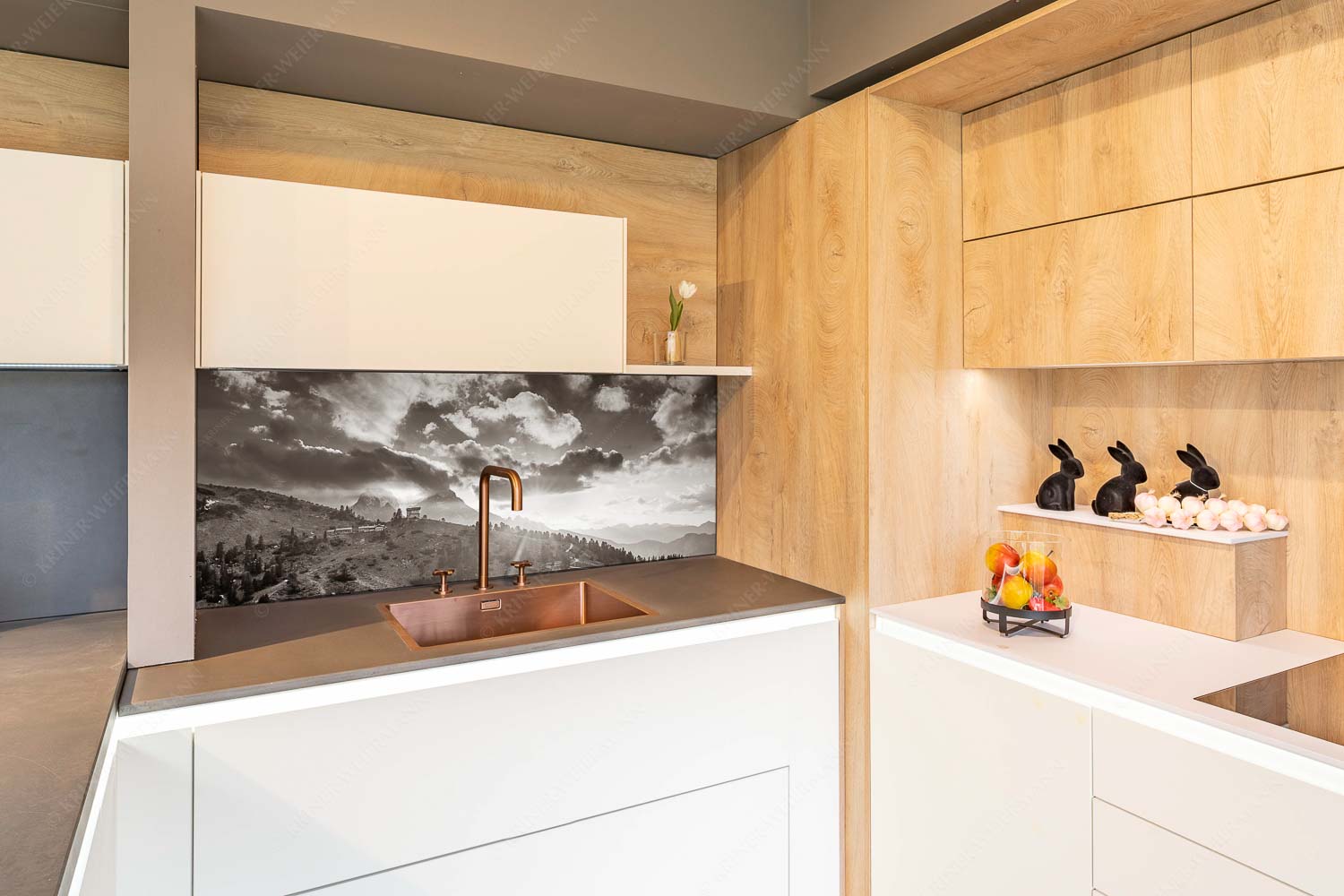 Sonnenkönig – Größe ca. 150x60cm, Seitenverhältnis 2,5:1 — Sonnenuntergang am Schachen Am Abend scheint die Sonne noch warm und in herrlichem Licht an das Schachenschloss - Sonnenkönig - Größe ca. 150x60cm, Seitenverhältnis 2,5:1 - Sonnenuntergang am Schachen - weitere Infos unter https://www.kriner-weiermann.de