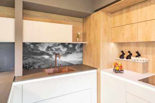 Am Abend scheint die Sonne noch warm und in herrlichem Licht an das Schachenschloss - Sonnenkönig - Größe ca. 150x60cm, Seitenverhältnis 2,5:1 - Sonnenuntergang am Schachen - weitere Infos unter https://www.kriner-weiermann.de