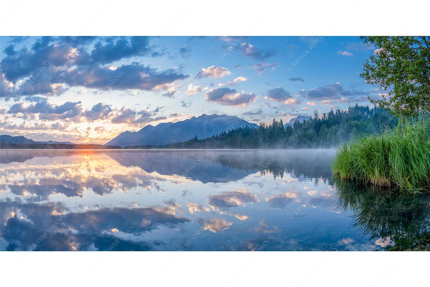 Spiegelsaal – Seitenverhältnis 2:1 — Morgenstimmung am Barmsee Herrliche Spiegelung bei aufgehender Sonne am Barmsee