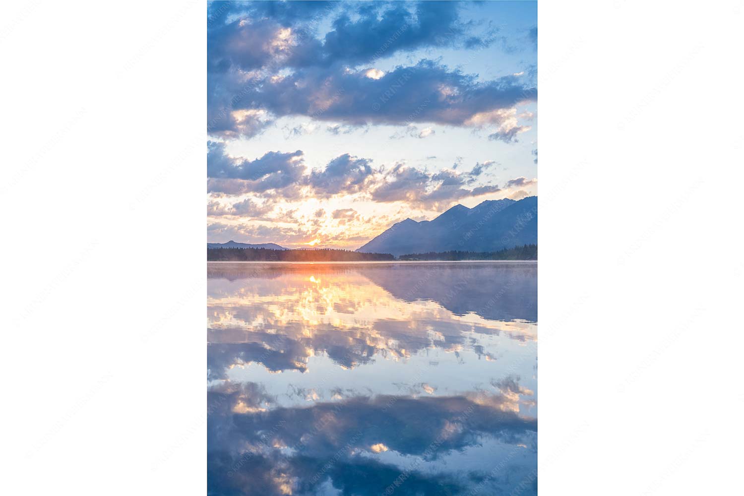 Spiegelsaal – Seitenverhältnis 2:3 — Morgenstimmung am Barmsee Herrliche Spiegelung bei aufgehender Sonne am Barmsee