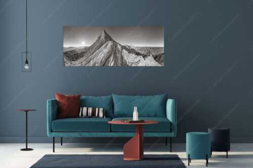 Bergsteiger unterwegs auf der Ferrata kurz vor dem Alpspitzgipfel im Wettersteingebirge - Spitze - Größe ca. 175x70cm, Seitenverhältnis 2,5:1 - Bergsteiger an der Ferrata der Alpspitze - weitere Infos unter https://www.kriner-weiermann.de