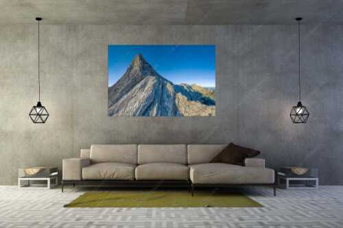 Bergsteiger unterwegs auf der Ferrata kurz vor dem Alpspitzgipfel im Wettersteingebirge - Spitze - Größe ca. 180x120cm, Seitenverhältnis 3:2 - Bergsteiger an der Ferrata der Alpspitze - weitere Infos unter https://www.kriner-weiermann.de