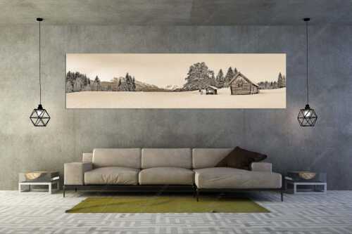 Adventliche Stimmung an Wiesmahdhütterl mit Blick auf Zugspitzmassiv - Staade Zeit II - Größe ca. 320x80cm, Seitenverhältnis 4:1 - Christbaum an Hütte mit Wetterstein - weitere Infos unter https://www.kriner-weiermann.de