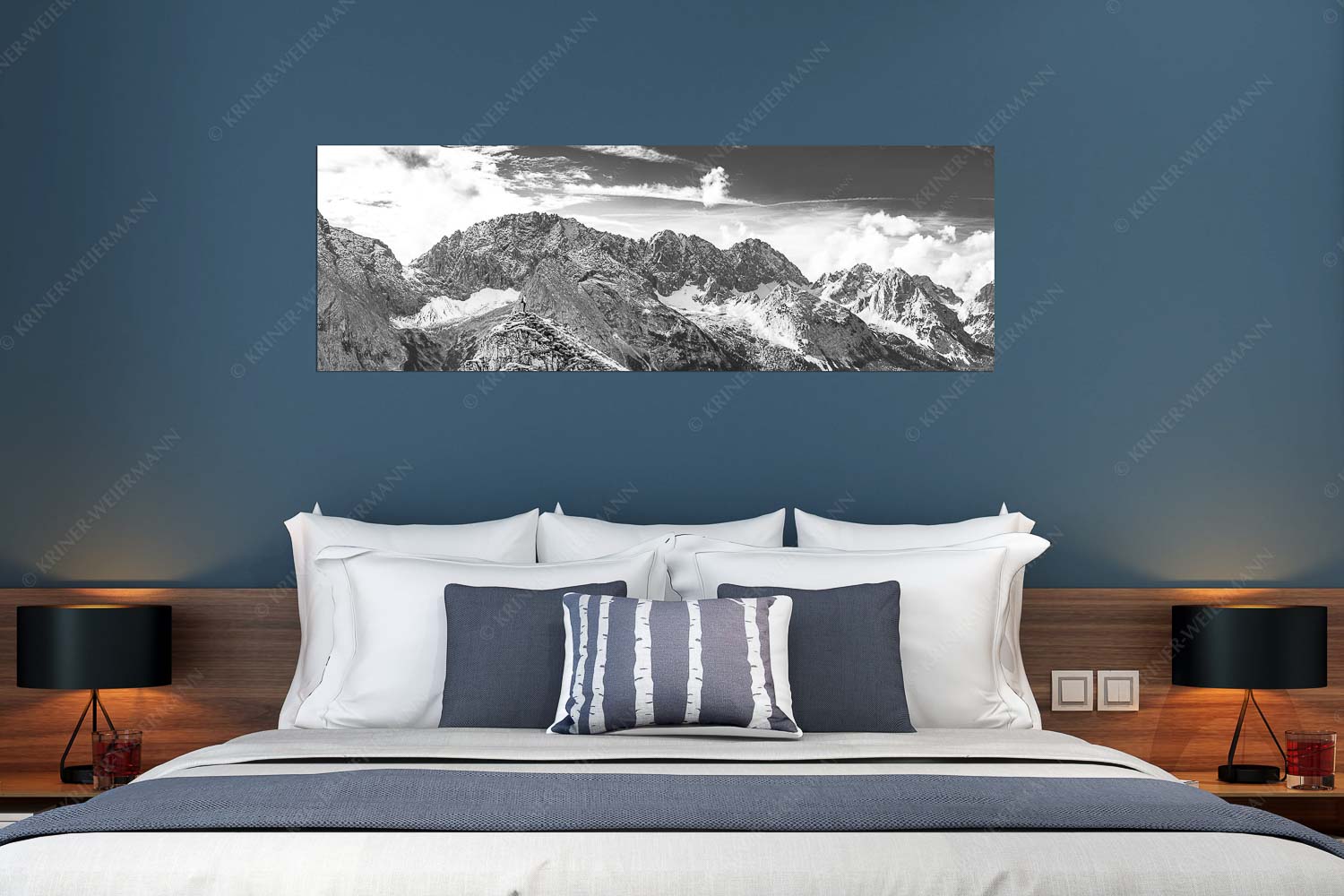 Standpunkt – Größe ca. 180x60cm, Seitenverhältnis 3:1 — Wanderer am Feldernjoch Blick vom Feldernjoch im Wetterstein auf die Mieminger Kette - Standpunkt - Größe ca. 180x60cm, Seitenverhältnis 3:1 - Wanderer am Feldernjoch - weitere Infos unter https://www.kriner-weiermann.de