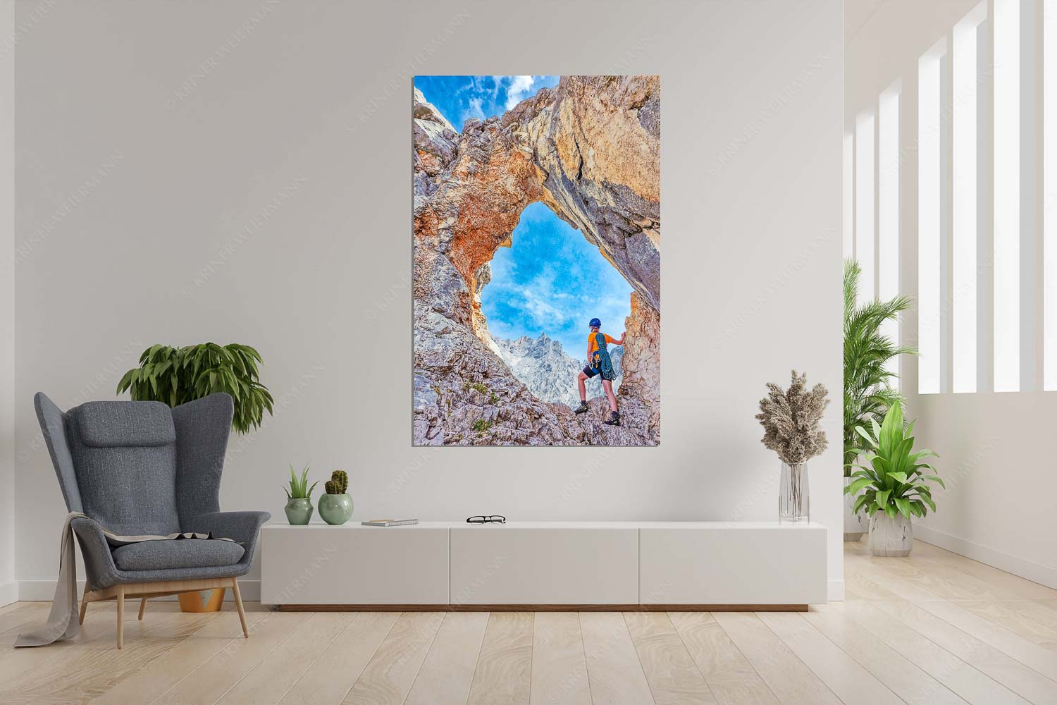 Beeindruckendes Felsloch am Oberreintalturm mit Blick zur Leutascher Dreitorspitze - Staunen - Größe ca. 120x180cm, Seitenverhältnis 2:3 - Klettern im Oberreintal - weitere Infos unter https://www.kriner-weiermann.de
