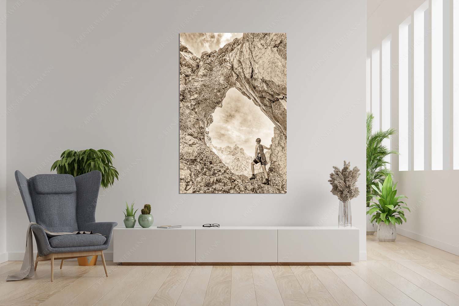 Beeindruckendes Felsloch am Oberreintalturm mit Blick zur Leutascher Dreitorspitze - Staunen - Größe ca. 120x180cm, Seitenverhältnis 2:3 - Klettern im Oberreintal - weitere Infos unter https://www.kriner-weiermann.de