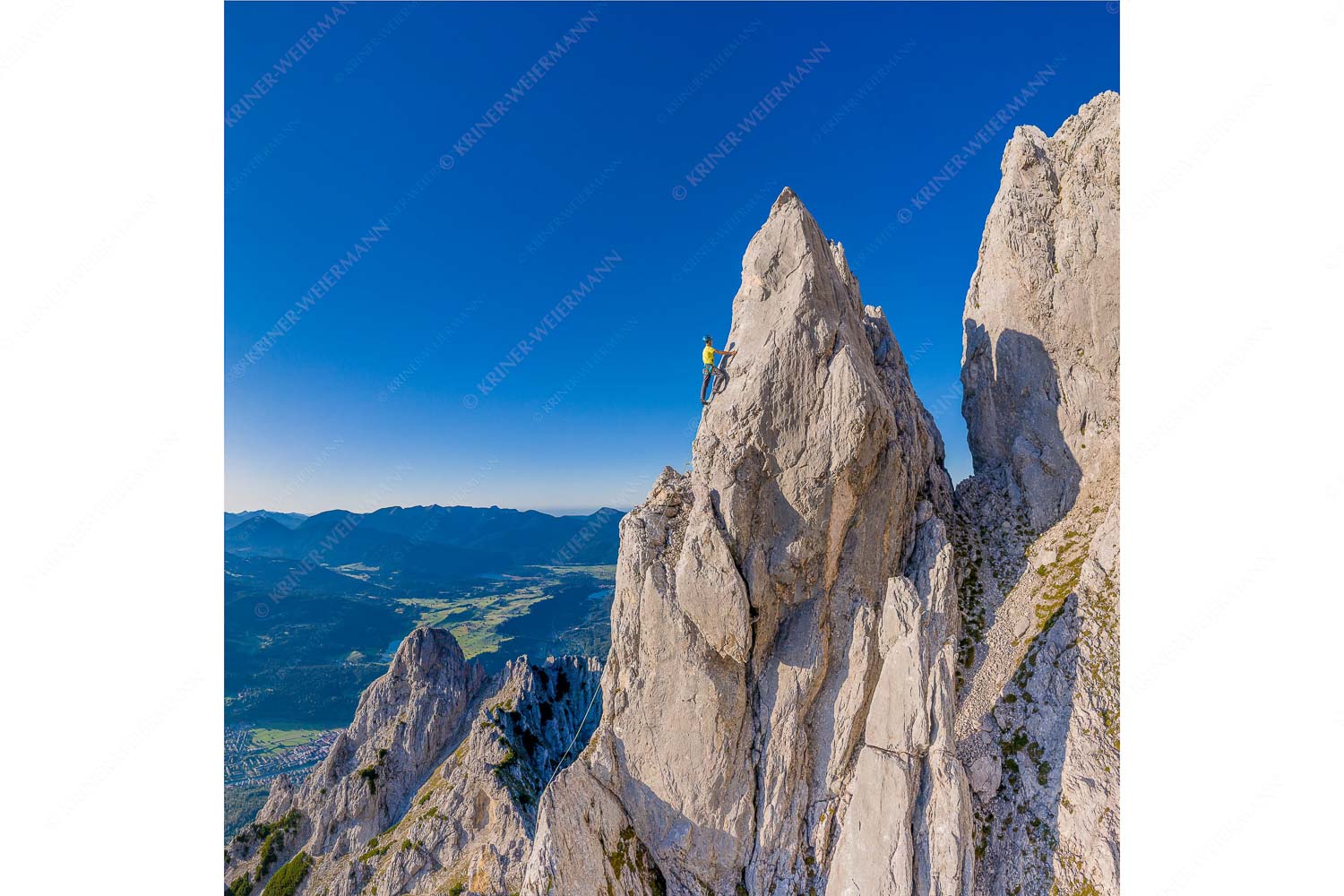 Steiler Zahn – Seitenverhältnis 1:1 — Klettern im Karwendel Klettern im Karwendel hoch über dem Oberen Isartal und Mittenwald