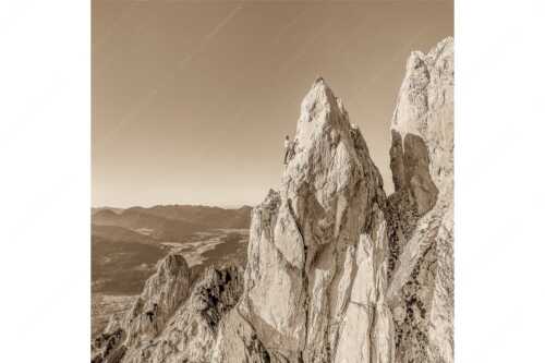 Klettern im Karwendel hoch über dem Oberen Isartal und Mittenwald - Steiler Zahn - Seitenverhältnis 1:1 - Klettern im Karwendel - weitere Infos unter https://www.kriner-weiermann.de