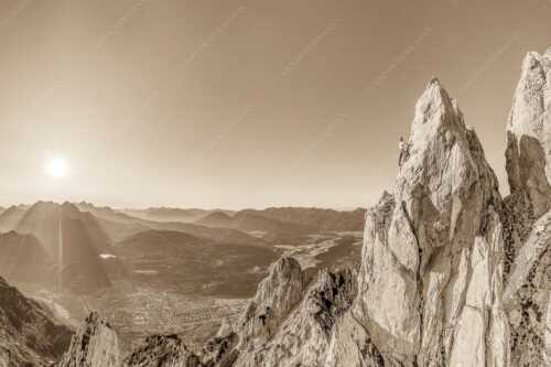 Klettern im Karwendel hoch über dem Oberen Isartal und Mittenwald - Steiler Zahn - Seitenverhältnis 3:2 - Klettern im Karwendel - weitere Infos unter https://www.kriner-weiermann.de