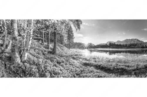 Blick über den Wildensee zum Sonnenaufgang am Soierngebirge und Karwendel - Stiller Morgen - Seitenverhältnis 2,5:1 - Wildensee und Karwendel - weitere Infos unter https://www.kriner-weiermann.de