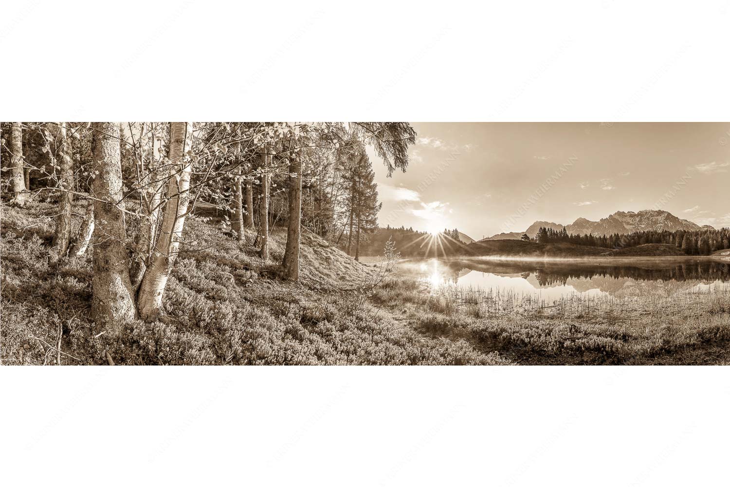 Blick über den Wildensee zum Sonnenaufgang am Soierngebirge und Karwendel