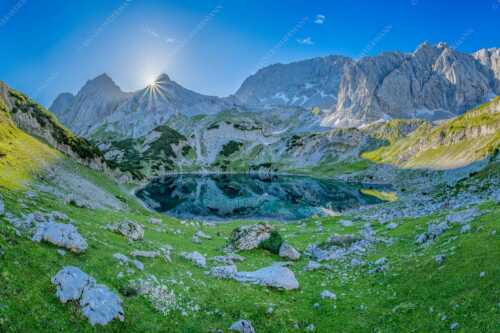 Blick über Drachensee zum Sonnenaufgang  an den Tajaköpfen - Stiller See - Seitenverhältnis 3:2 - Drachensee mit Tajakopf - weitere Infos unter https://www.kriner-weiermann.de