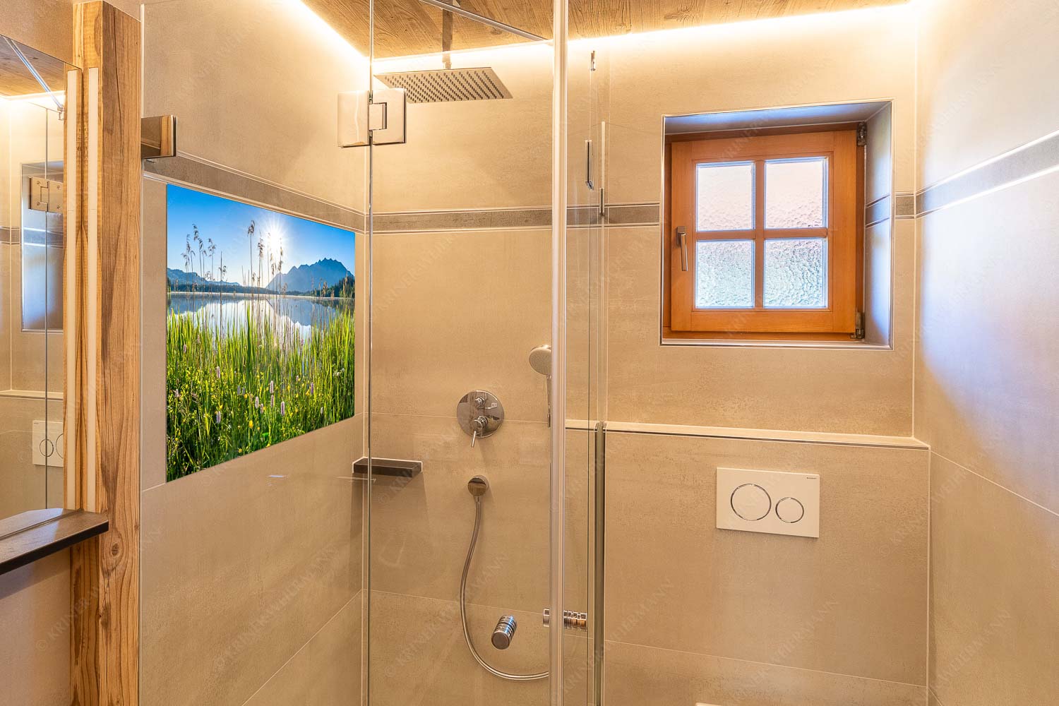 Strahlkraft – Größe ca. 120x80cm, Seitenverhältnis 3:2 — Barmseeufer mit Soierngebirge Blick übern Barmsee zum Soierngebirge - Strahlkraft - Größe ca. 120x80cm, Seitenverhältnis 3:2 - Barmseeufer mit Soierngebirge - weitere Infos unter https://www.kriner-weiermann.de