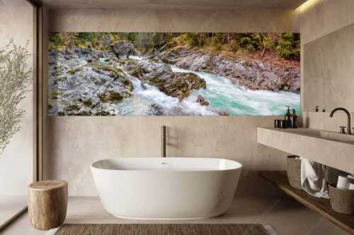 Wild bahnt sich der Rißbach seinen Weg durch das Karwendelgebirge - Stromschnelle - Größe ca. 300x100cm, Seitenverhältnis 3:1 - Wildwasser Rißbach - weitere Infos unter https://www.kriner-weiermann.de