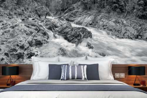 Wild bahnt sich der Rißbach seinen Weg durch das Karwendelgebirge - Stromschnelle - Größe ca. 350x140cm, Seitenverhältnis 2,5:1 - Wildwasser Rißbach - weitere Infos unter https://www.kriner-weiermann.de