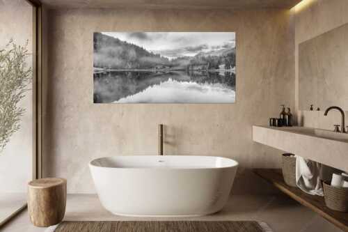 Die herbstliche Färbung taucht die Landschaft in ein neues Licht - Symmetrie - Größe ca. 180x90cm, Seitenverhältnis 2:1 - Nebelstimmung am Geroldsee - weitere Infos unter https://www.kriner-weiermann.de