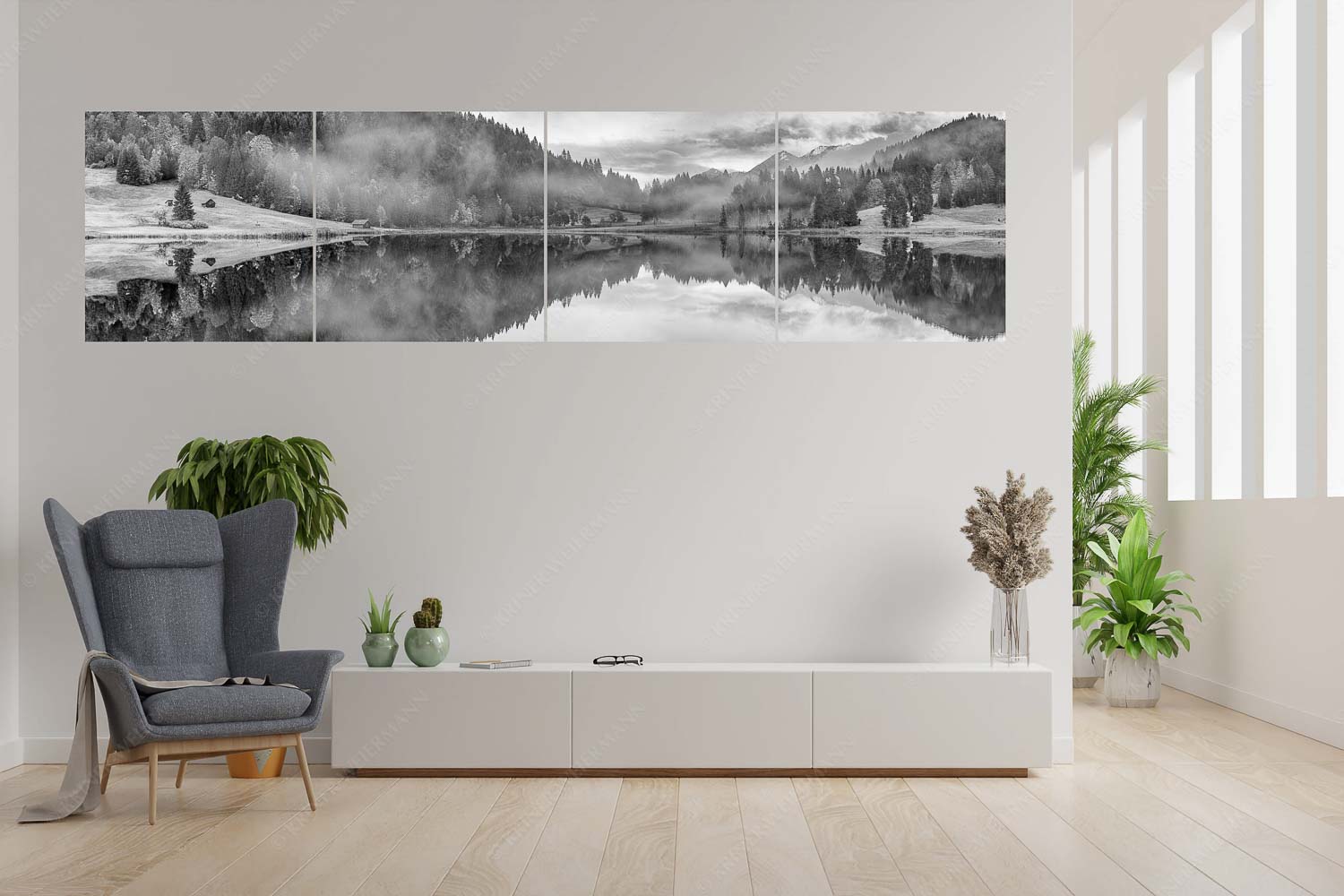 Symmetrie – 4er Split, Größe ca. 280x70cm, Seitenverhältnis 4:1 — Nebelstimmung am Geroldsee Die herbstliche Färbung taucht die Landschaft in ein neues Licht - Symmetrie - 4er Split, Größe ca. 280x70cm, Seitenverhältnis 4:1 - Nebelstimmung am Geroldsee - weitere Infos unter https://www.kriner-weiermann.de