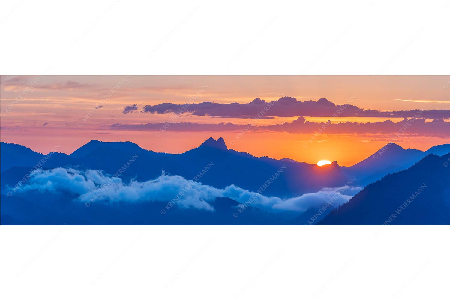 Tagesanbruch – Seitenverhältnis 3:1 — Sonnenaufgang Rossstein Buchstein Blick aus dem Karwendel zum Sonnenaufgang am Roß- und Buchstein