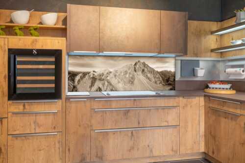 Meilerhütte und Partenkirchner Dreitorspitze im letzten Tageslicht im Wettersteingebirge - Trutzburg - Größe ca. 180x60cm, Seitenverhältnis 3:1 - Meilerhütte im Wetterstein - weitere Infos unter https://www.kriner-weiermann.de