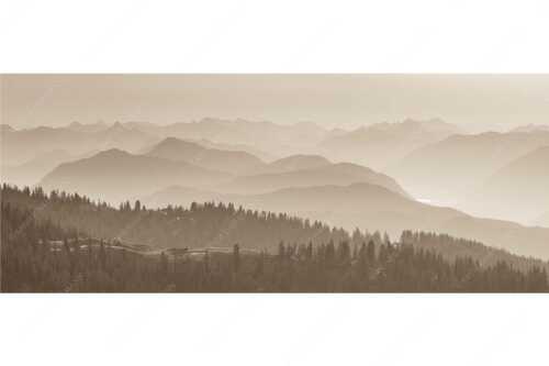 Morgenstimmung bei der Krüner Alm mit Panoramablick vom Wendelstein bis Zugspitze - Über d Oima - Seitenverhältnis 2,5:1 - Bayerische Voralpen mit Krüner Alm - weitere Infos unter https://www.kriner-weiermann.de