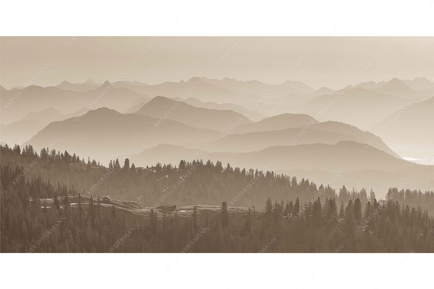 Über d Oima – Seitenverhältnis 2:1 — Bayerische Voralpen mit Krüner Alm Morgenstimmung bei der Krüner Alm mit Panoramablick vom Wendelstein bis Zugspitze