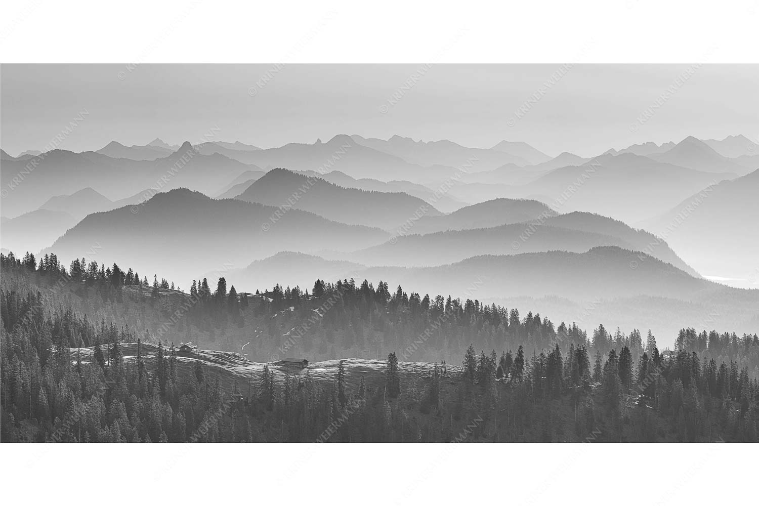 Über d Oima – Seitenverhältnis 2:1 — Bayerische Voralpen mit Krüner Alm Morgenstimmung bei der Krüner Alm mit Panoramablick vom Wendelstein bis Zugspitze