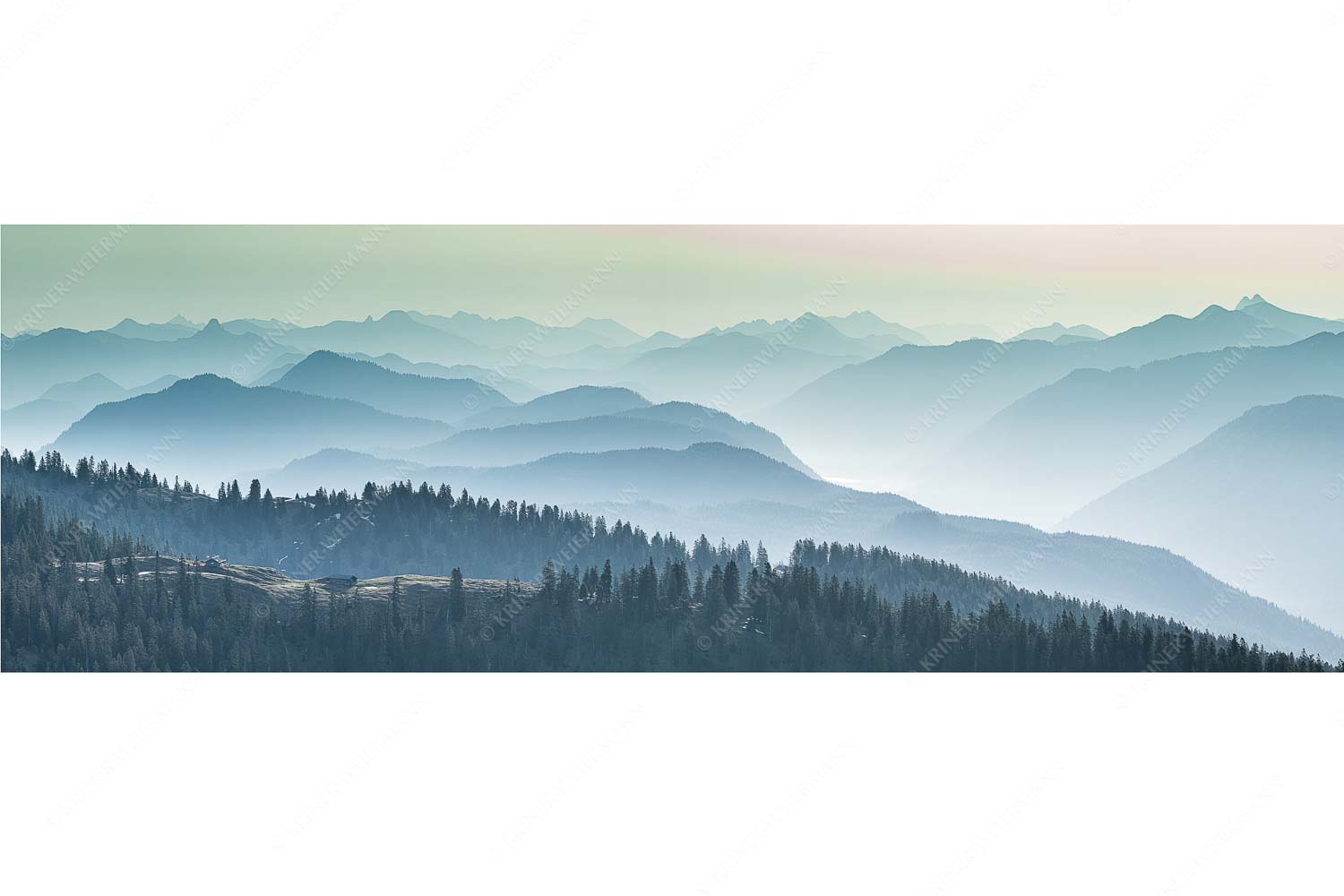 Über d Oima – Seitenverhältnis 3:1 — Bayerische Voralpen mit Krüner Alm Morgenstimmung bei der Krüner Alm mit Panoramablick vom Wendelstein bis Zugspitze