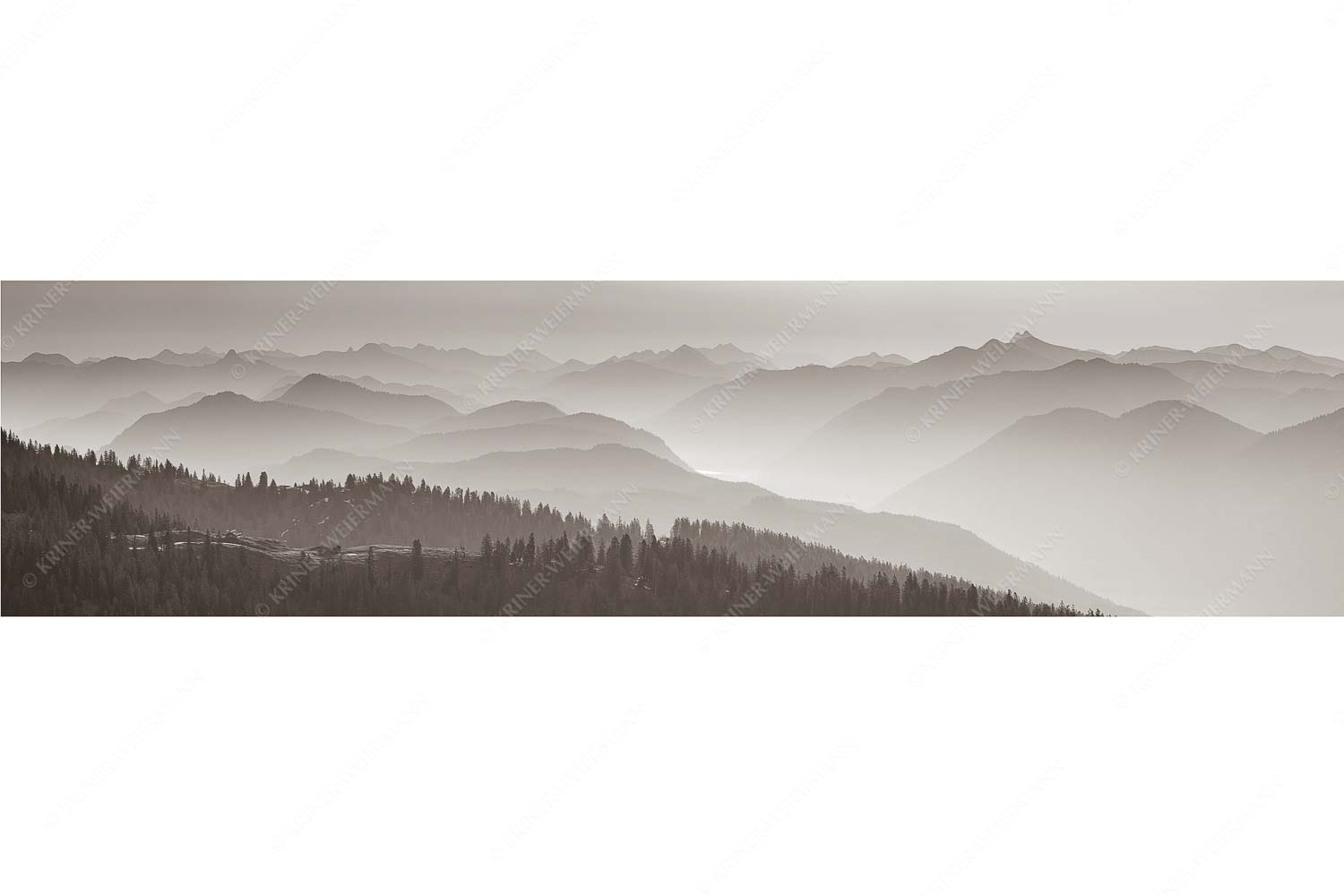 Über d Oima – Seitenverhältnis 4:1 — Bayerische Voralpen mit Krüner Alm Morgenstimmung bei der Krüner Alm mit Panoramablick vom Wendelstein bis Zugspitze