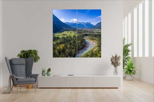 Blick über die Loisach und Farchant zum Zugspitzmassiv im Wettersteingebirge - Über der Loisach - 4er Split, Größe ca. 180x180cm, Seitenverhältnis 1:1 - Loisachtal Farchant und Wetterstein - weitere Infos unter https://www.kriner-weiermann.de