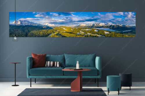 Blick über Schloß Kranzbach ins Wettersteingebirge - Über Schloss Kranzbach - Größe ca. 350x70cm, Seitenverhältnis 5:1 - Wetterstein mit Zugspitzmassiv - weitere Infos unter https://www.kriner-weiermann.de
