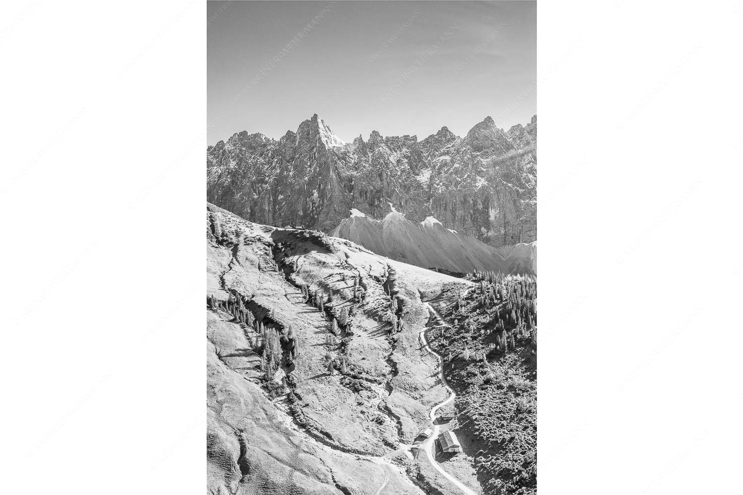 Überm Almboden – Seitenverhältnis 2:3 — Ladizalm im Karwendel Blick über Ladizalm zu den Laliderer Nordwänden