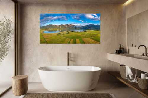 Blick über den Kochelsee zum Jochberg und Herzogstand - Überm Kochelsee - Größe ca. 180x90cm, Seitenverhältnis 2:1 - Jochberg und Herzogstand - weitere Infos unter https://www.kriner-weiermann.de