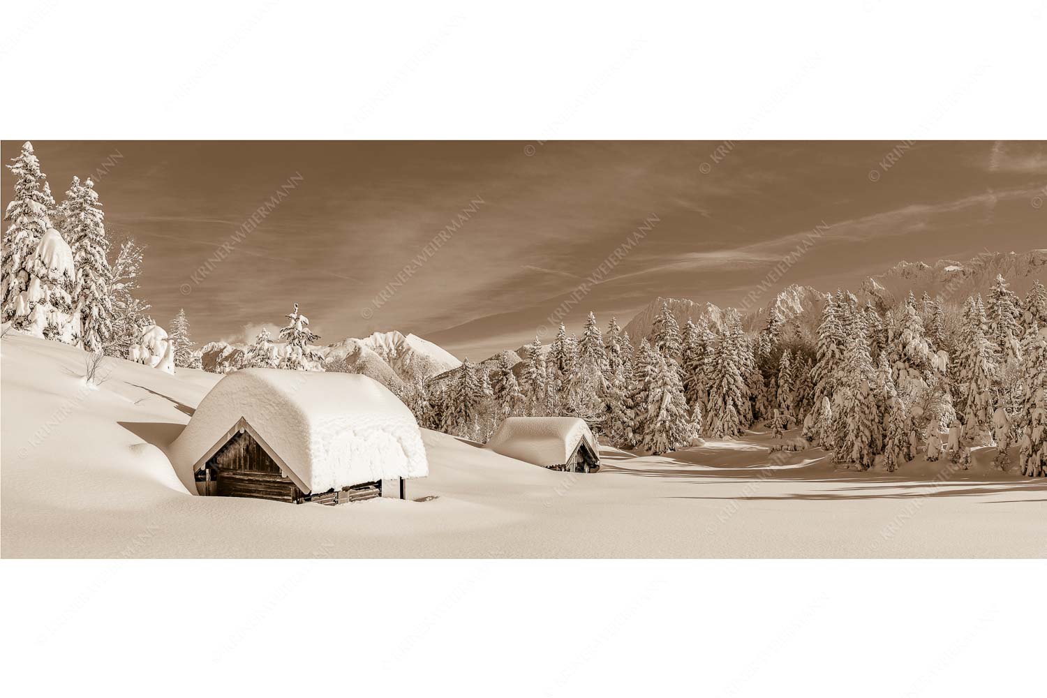 Unberührte Winterlandschaft nach ergiebigen Neuschneefällen im Kranzberggebiet - Unberührt - Seitenverhältnis 2,5:1 - Winter im Karwendel - weitere Infos unter https://www.kriner-weiermann.de