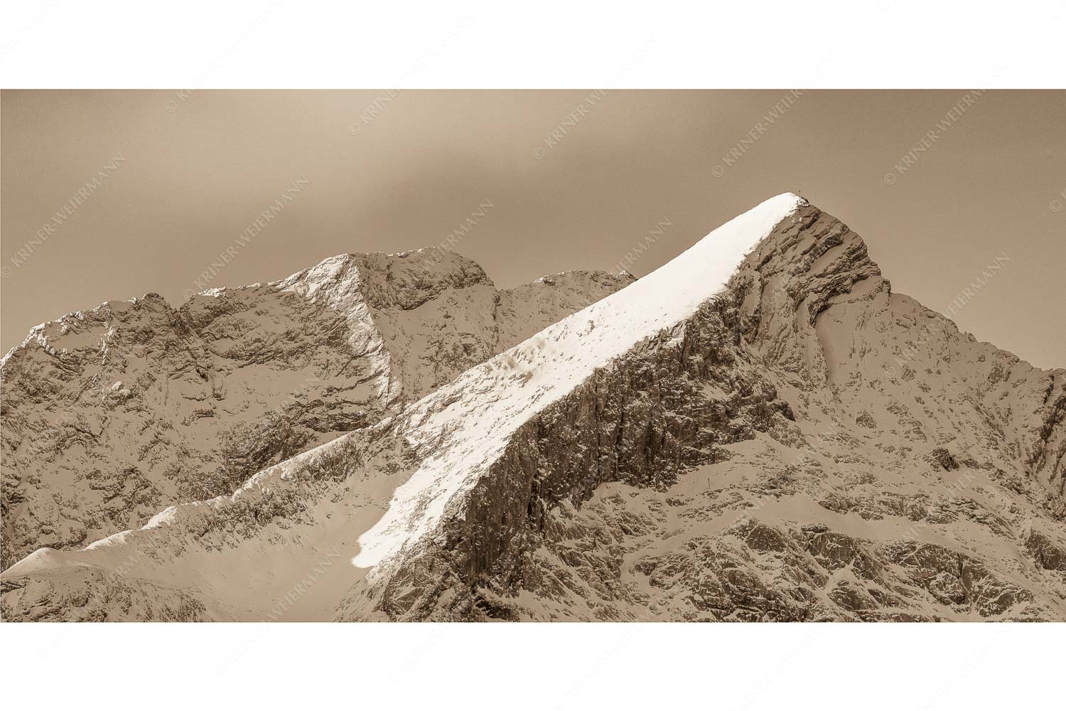 Unverkennbar – Seitenverhältnis 2:1 — Alpspitze im Wetterstein Alpspitze mit Hochblassen dahinter