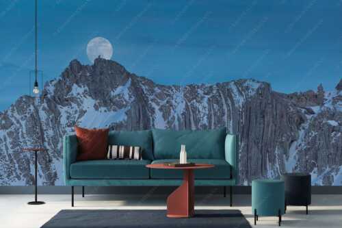 Der Vollmond wirkt riesig im Vergleich zu den beiden Menschen auf dem Gipfel - Verhältnis - Größe ca. 400x200cm, Seitenverhältnis 2:1 - Vollmond im Soierngebirge - weitere Infos unter https://www.kriner-weiermann.de