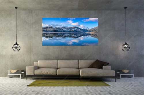 Blick über den Barmsee mit Spiegelung der Landschaft im See zum Wettersteingebirge - Versöhnlicher Morgen - Größe ca. 200x100cm, Seitenverhältnis 2:1 - Barmsee Spiegelung mit Wetterstein - weitere Infos unter https://www.kriner-weiermann.de