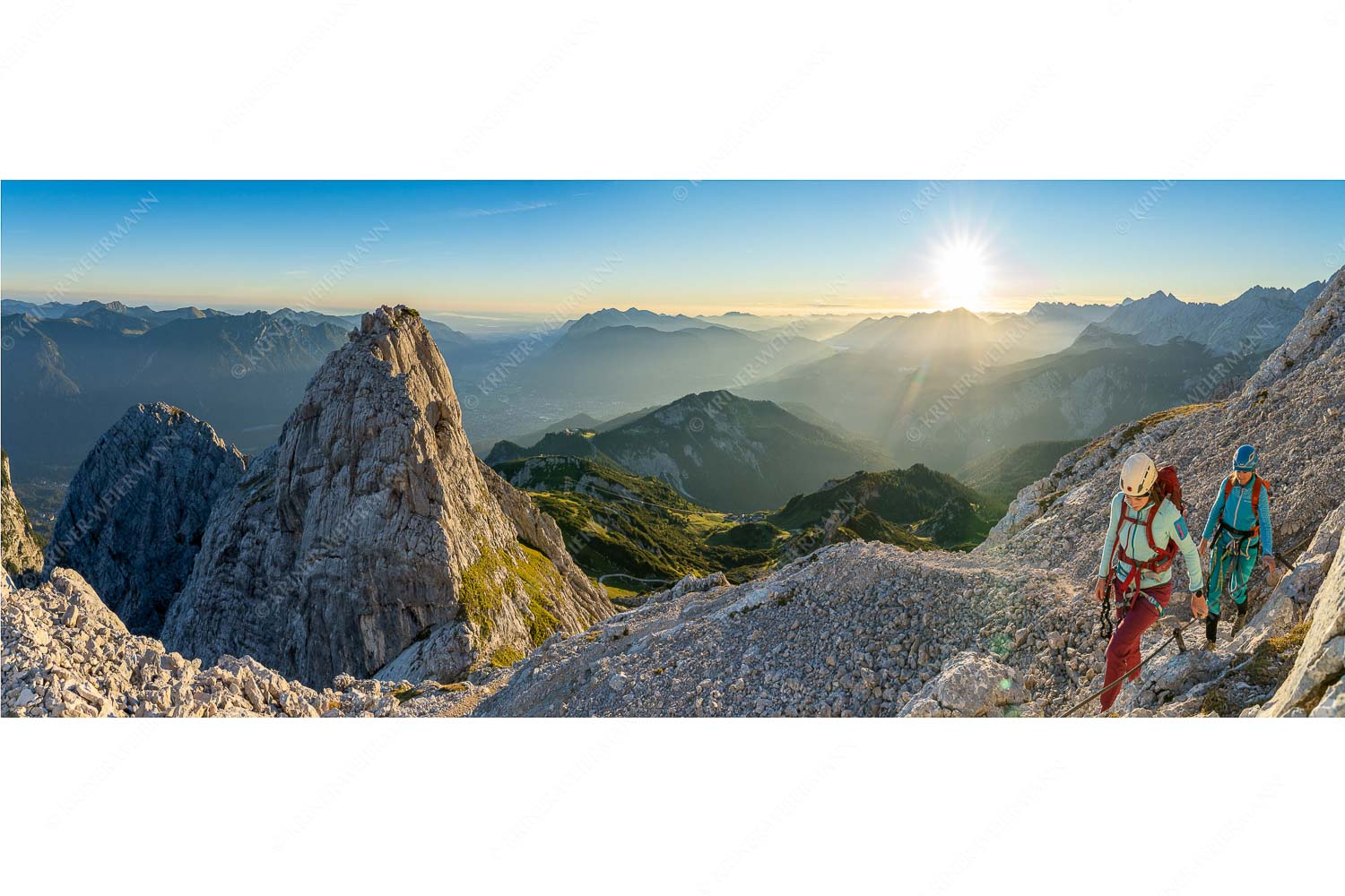 Unterwegs zur Alpspitze über die Ferrata im Wettersteingebirge - Via Ferrata VII - Seitenverhältnis 2,5:1 - Bergsteiger Ferrata Alpspitze - weitere Infos unter https://www.kriner-weiermann.de