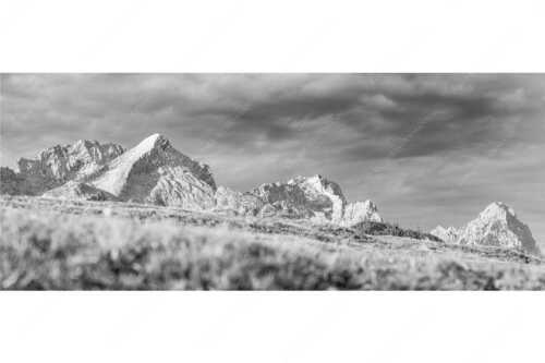 Blick aufs Zugspitzmassiv im Wettersteingebirge - Viele gute Bekannte - Seitenverhältnis 2,5:1 - Alpspitze Zugspitze Waxenstein - weitere Infos unter https://www.kriner-weiermann.de